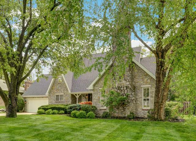 Property at 3126 S Arcadia Ave, Springfield, MO 65804, 4 beds, 3.5 baths