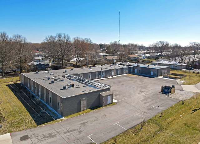 Property at 2420 E Blaine St, Springfield, MO 65803, 26 beds, 1 bath