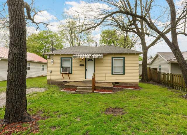 Property at 1732 W Thoman St, Springfield, MO 65803, 2 beds, 1 bath