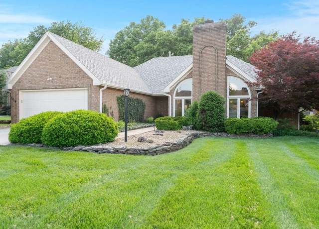 Property at 3219 S Oak Ave, Springfield, MO 65804, 3 beds, 2 baths