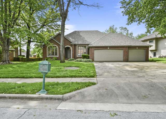 Property at 4120 E Windsong St, Springfield, MO 65809, 4 beds, 2.5 baths
