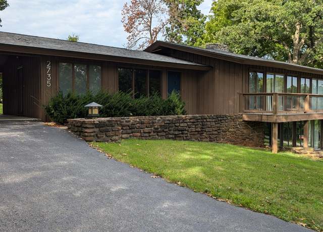 Property at 2735 E Vincent Dr, Springfield, MO 65804, 4 beds, 3 baths