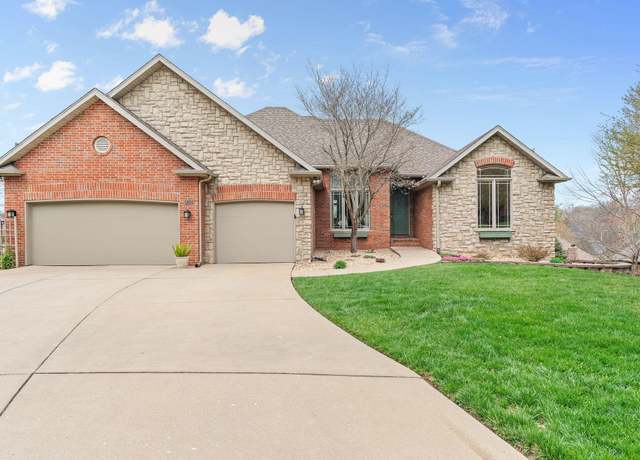 Property at 1101 Woodhill Ct, Springfield, MO 65810, 5 beds, 3.5 baths