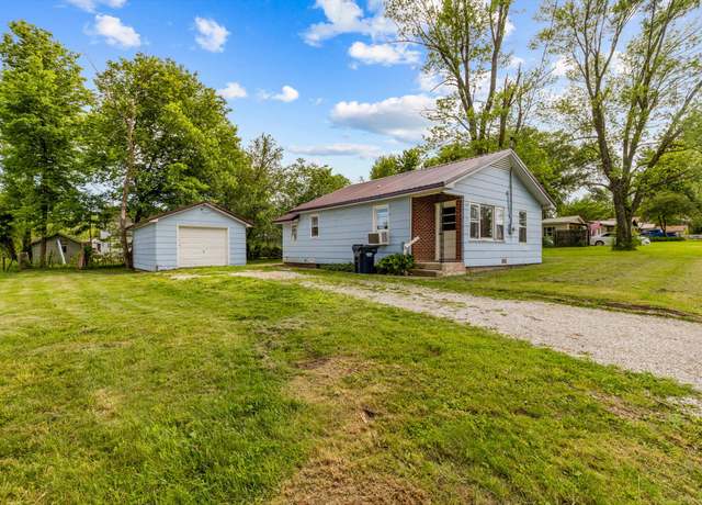 Property at 524 W Mckown St, Buffalo, MO 65622, 2 beds, 1 bath