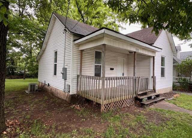 Property at 2033 N Grant Ave, Springfield, MO 65803, 3 beds, 1 bath