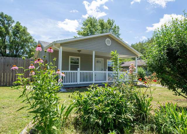 Property at 1050 S Glenn Ave, Springfield, MO 65802, 3 beds, 2 baths