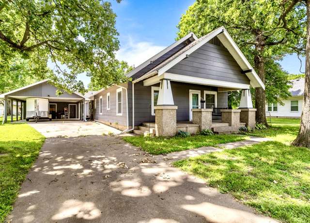 Property at 1006 9th St, Monett, MO 65708, 3 beds, 2 baths