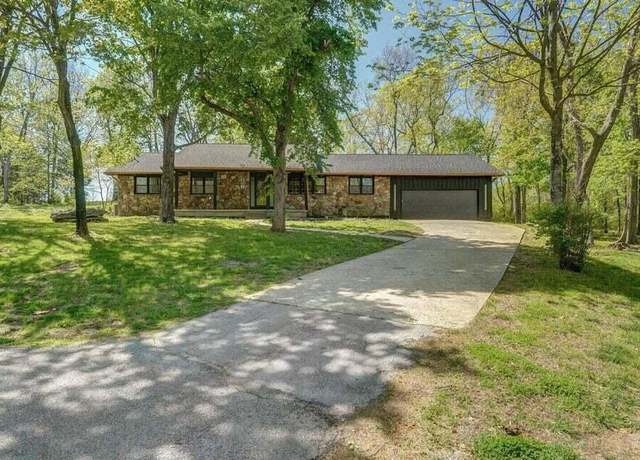 Property at 5387 S Woodcliffe Dr, Springfield, MO 65804, 3 beds, 2.5 baths