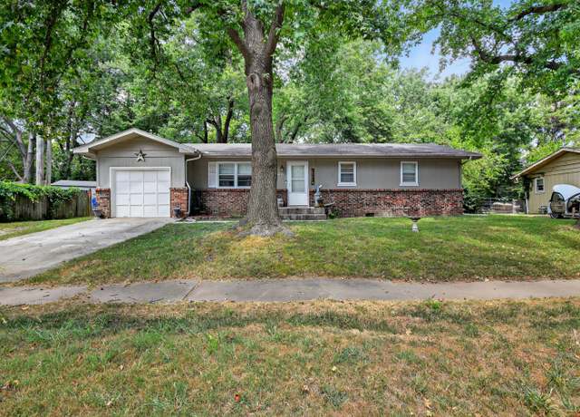 Property at 2435 E Catalpa St, Springfield, MO 65804, 3 beds, 1 bath