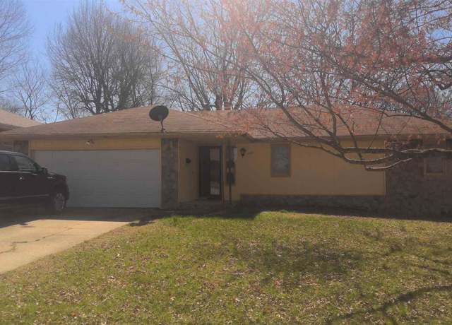 Property at 1334 E Nora St, Springfield, MO 65803, 3 beds, 2 baths