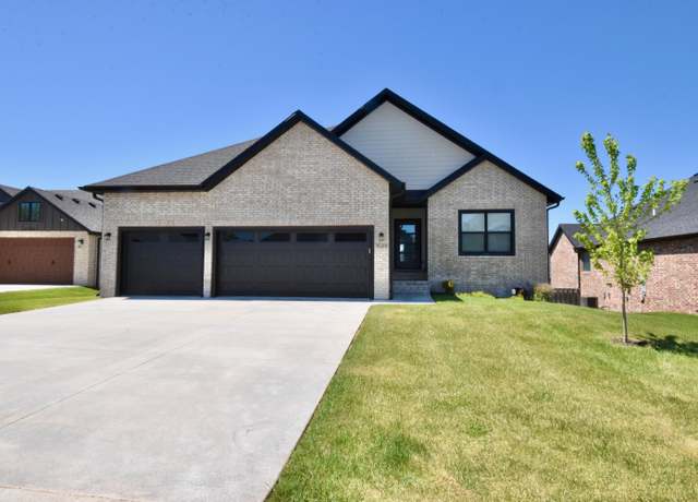 Property at 1505 N Thornhill Dr, Springfield, MO 65802, 4 beds, 3 baths