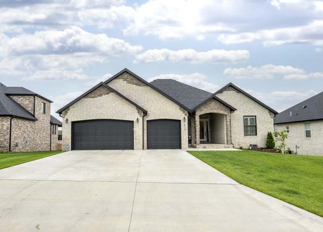 Property at 1674 N Marlowe Ave, Springfield, MO 65802, 4 beds, 3 baths