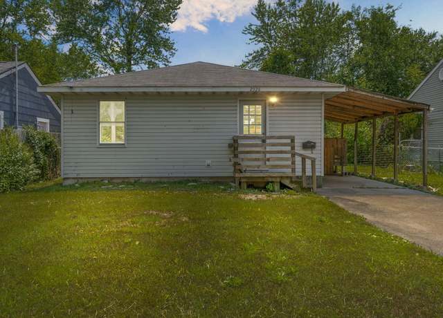 Property at 2528 W High St, Springfield, MO 65803, 3 beds, 2 baths