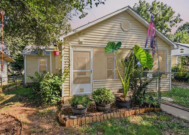 Property at 2643 W Elm St, Springfield, MO 65806, 2 beds, 2 baths
