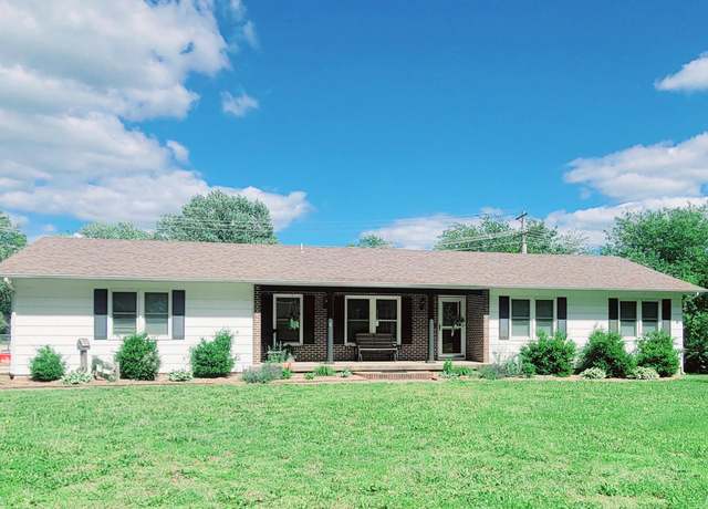 Property at 1601 Ely Dr, El Dorado Springs, MO 64744, 3 beds, 2 baths