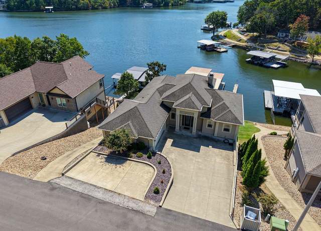 Property at 98 River Oaks Dr, Camdenton, MO 65020, 4 beds, 3.5 baths