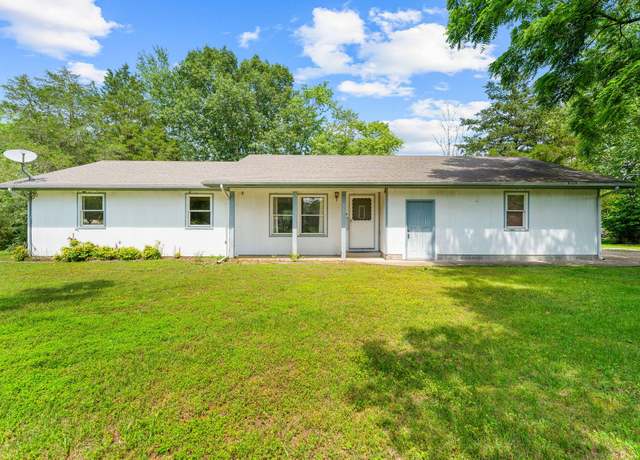 Property at 343 Echo St, Shell Knob, MO 65747, 3 beds, 2 baths