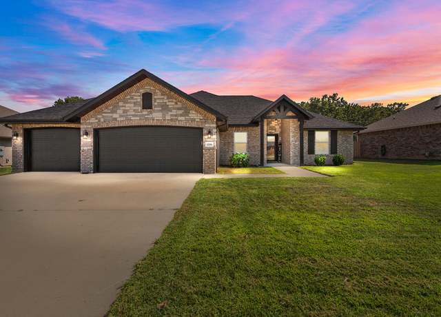 Property at 4206 W Sycamore Dr, Brookline, MO 65619, 3 beds, 2 baths