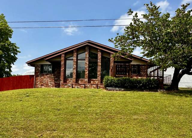 Property at 8 Sunset St, Kimberling, MO 65686, 3 beds, 2 baths