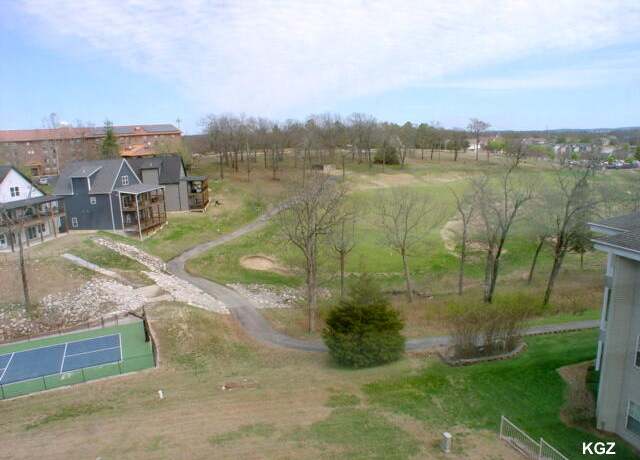 Property at 200 Glory Rd Unit E-8, Branson, MO 65616, 3 beds, 3 baths