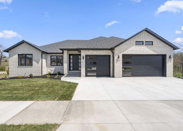 Property at 252 Hickory Hills Blvd, Springfield, MO 65802, 6 beds, 4.5 baths
