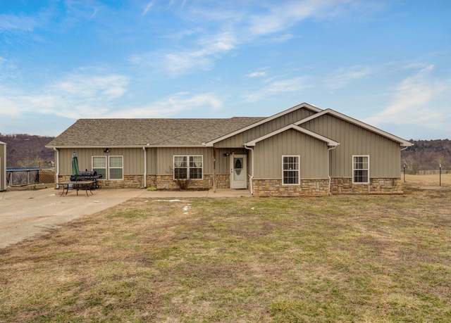 Property at 3030 Horsecreek Rd, Galena, MO 65656, 4 beds, 2.5 baths