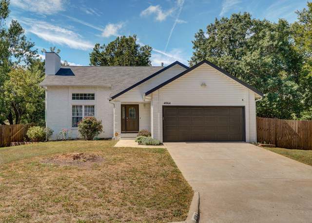 Property at 4064 W Watkins St, Springfield, MO 65802, 4 beds, 3 baths