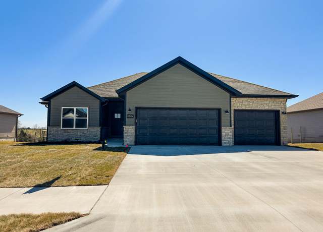 Property at 2504 W Goldfinch Dr, Ozark, MO 65721, 4 beds, 2 baths