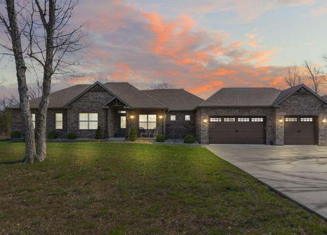 Property at 2437 Emory Creek Blvd, Branson, MO 65616, 3 beds, 2 baths