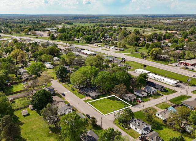 Property at 1221 S Market St, Mt Vernon, MO 65712