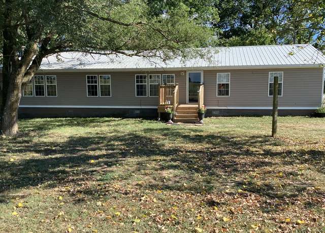Property at 23731 Farm Road 2000, Aurora, MO 65605, 3 beds, 2 baths