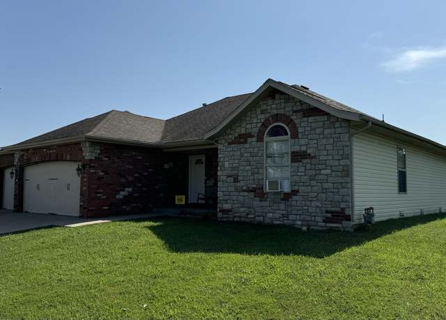 Property at 5704 S Vicksburg Battle Ct, Battlefield, MO 65619, 3 beds, 2 baths