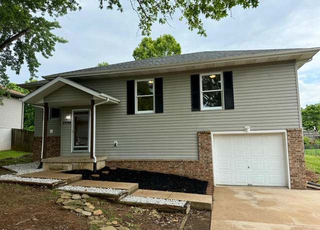 Property at 2004 S 16th St, Ozark, MO 65721, 3 beds