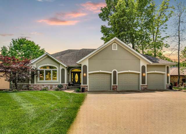 Property at 3318 Winged Foot Dr, Nixa, MO 65714, 5 beds, 3 baths