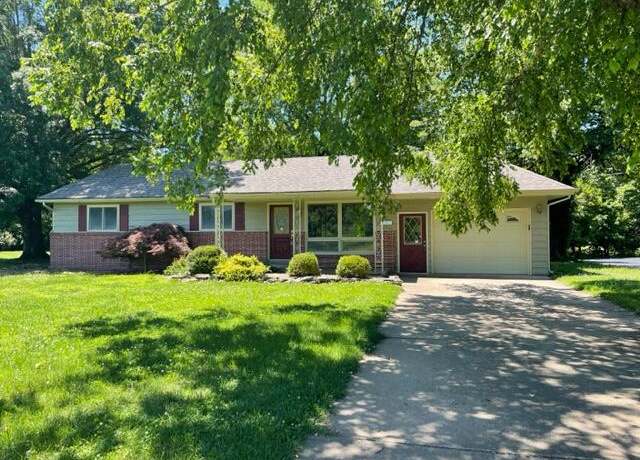 Property at 804 E Farm Road 80, Springfield, MO 65803, 3 beds, 2 baths