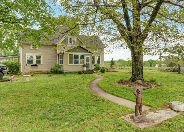 Property at 1487 E Lelia Ln, Springfield, MO 65803, 4 beds, 2 baths