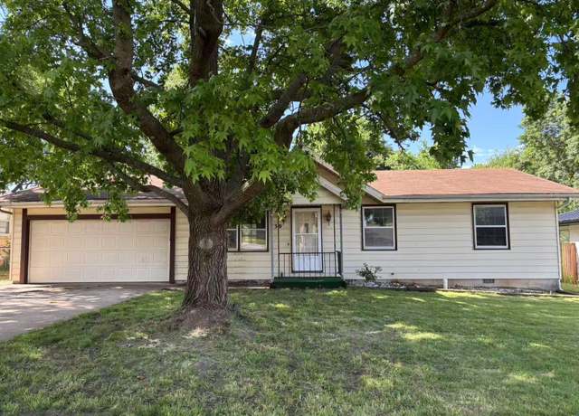 Property at 730 E Walnut Lawn St, Springfield, MO 65807, 3 beds, 2 baths