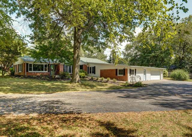 Property at 2036 E Seminole St, Springfield, MO 65804, 3 beds, 2.5 baths