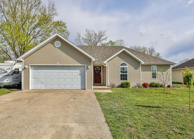 Property at 605 E Laird St, Bolivar, MO 65613, 3 beds, 2 baths