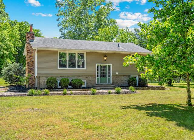 Property at 952 Monterrey Rd, Highlandville, MO 65669, 4 beds, 2 baths