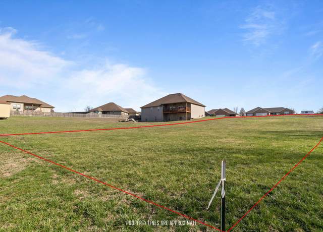 Property at 3455 W Hestand St, Springfield, MO 65803