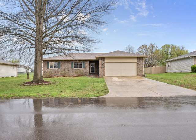 Property at 1532 Danielle Dr, Lebanon, MO 65536, 3 beds, 2 baths