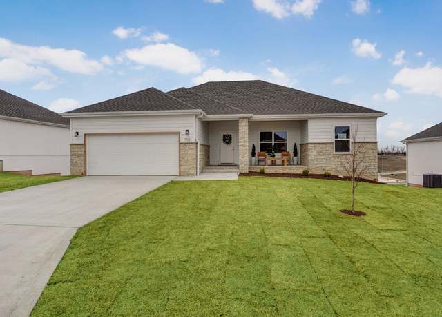 Property at 702 N Quantum Ct, Nixa, MO 65714, 5 beds, 3 baths