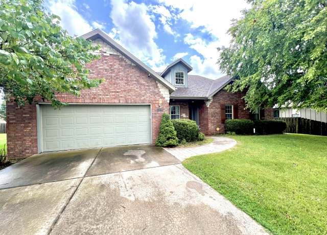 Property at 1106 E Torrey Pines Dr, Ozark, MO 65721, 3 beds, 2 baths