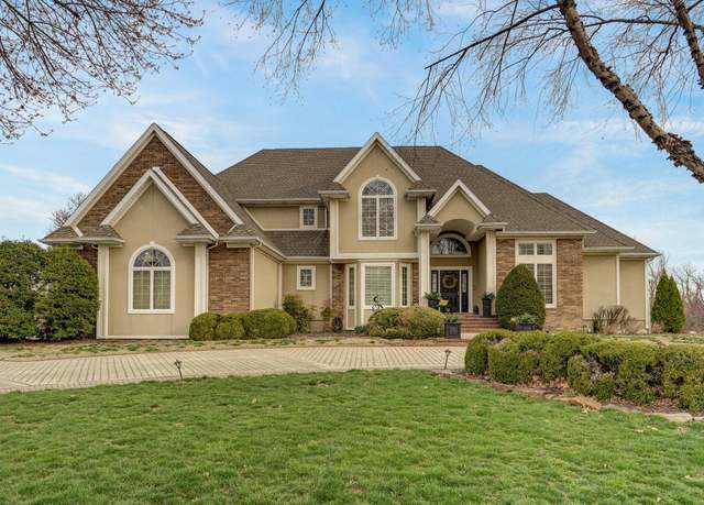Property at 304 Reavley Dr, Lamar, MO 64759, 6 beds, 5.5 baths