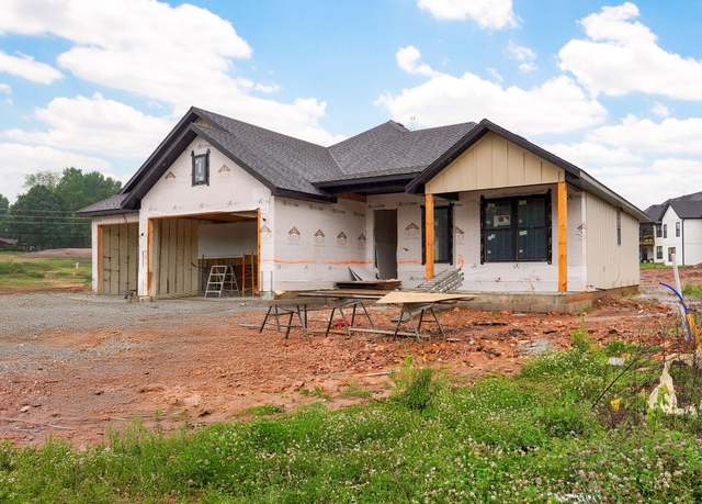 Property at 4933 S Sycamore Ave, Springfield, MO 65810, 3 beds, 2 baths