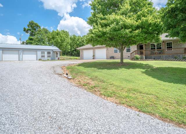Property at 3702 Round House Rd, Aurora, MO 65605, 2 beds, 2 baths