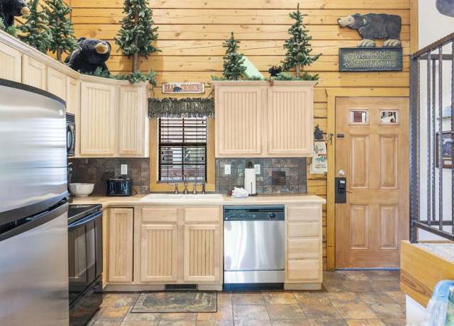 Property at 241 Oak Ridge Rd Rd, Branson, MO 65616, 3 beds, 2 baths