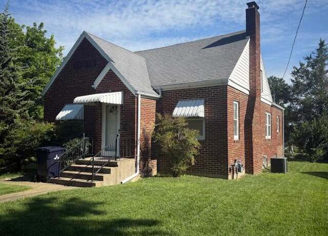 Property at 1205 W Main St, West Plains, MO 65775, 2 beds, 2 baths
