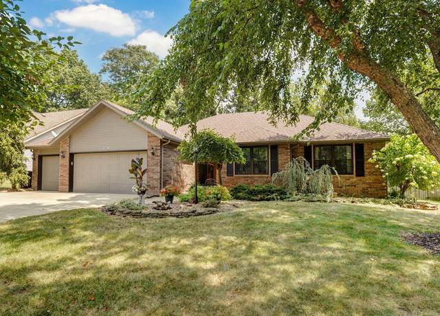 Property at 2790 S Eldon Ave, Springfield, MO 65807, 3 beds, 2 baths